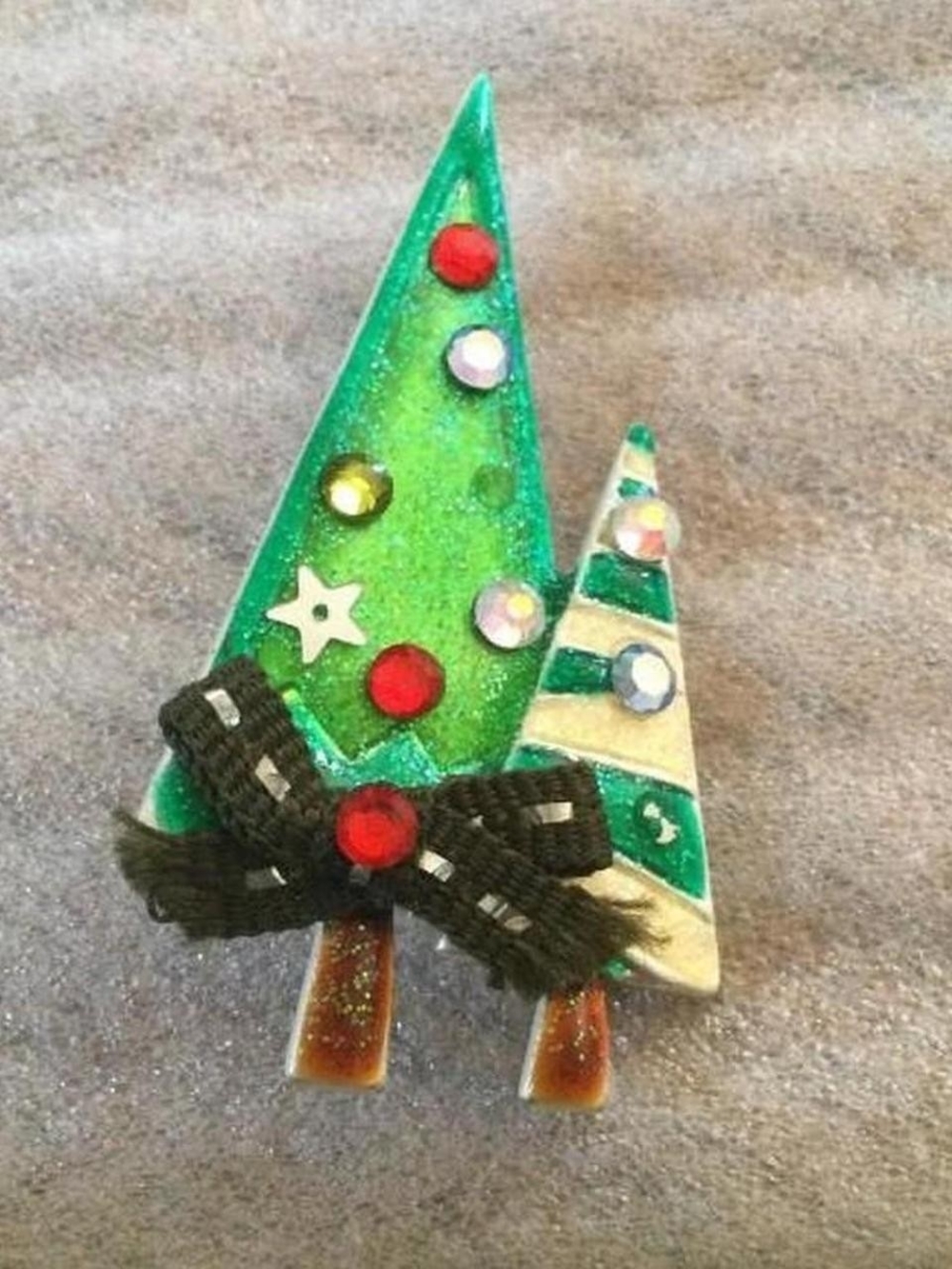 Modern Christmas Tree Pin